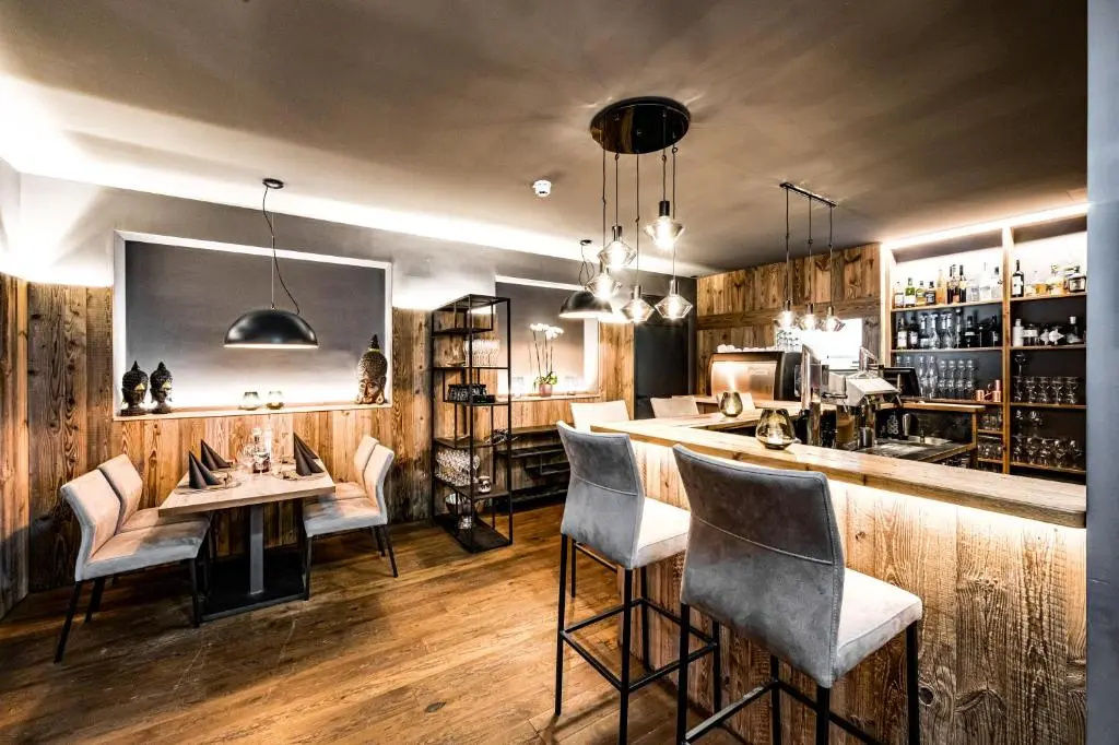 ALMMONTE SENSUM SUITES - Funky Living Hotel