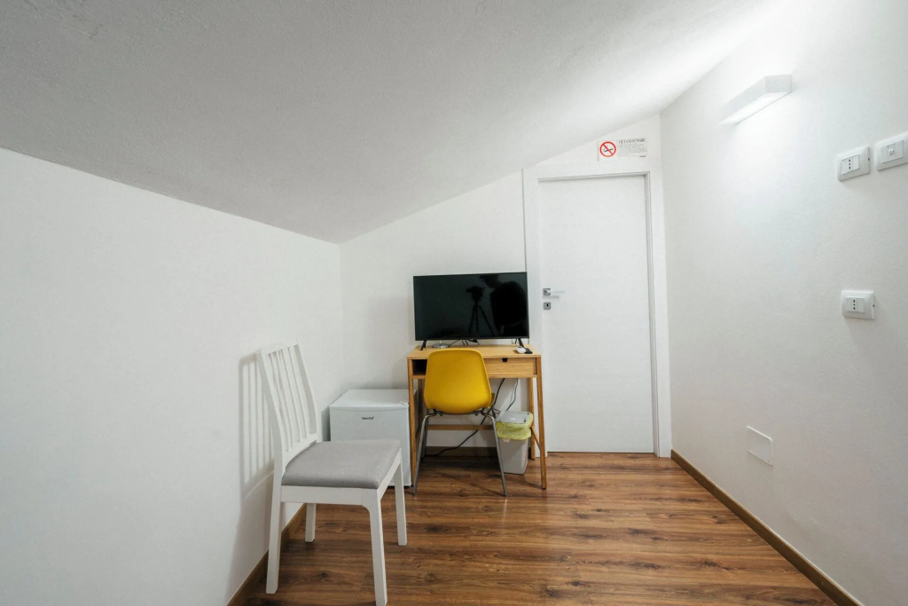 Guest House All83