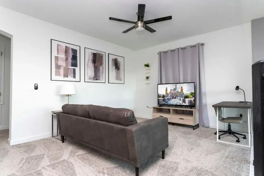 Spacious Comfy Retreat Prime Location Amazing