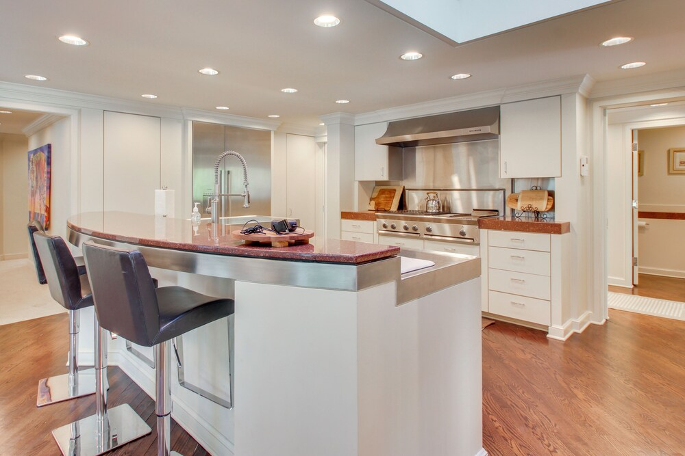 1 Mi to OU! Group Getaway w/ Game Room, Pool