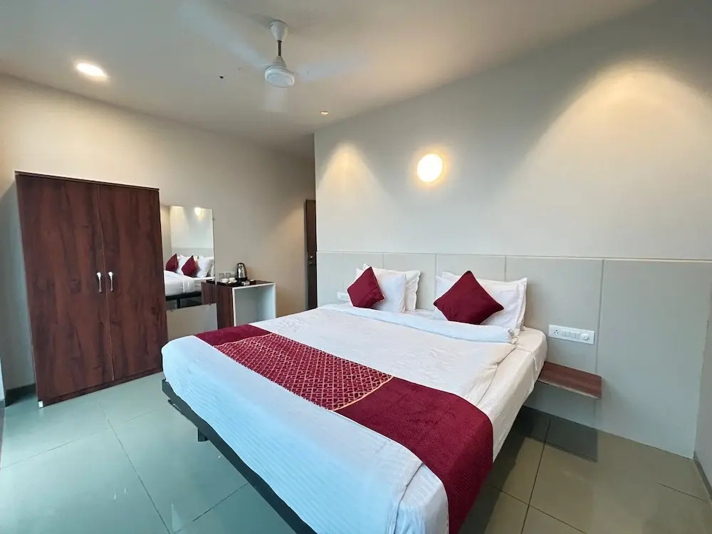 Swagstay Hotel Riviera Grand Nagpur