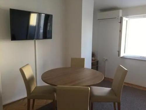 Petros Apartments Pag