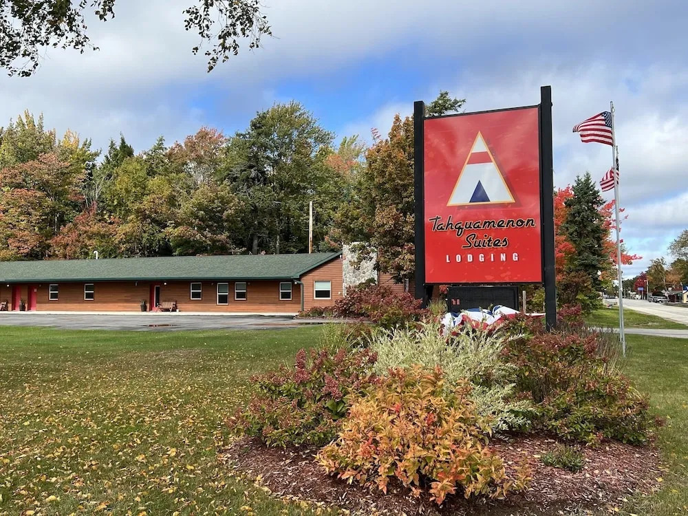 Tahquamenon Suites Lodging