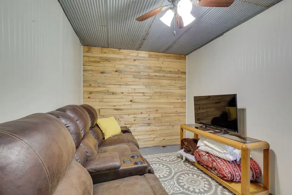Lead Hideaway w/ Fireplace, Grill & New Deck!