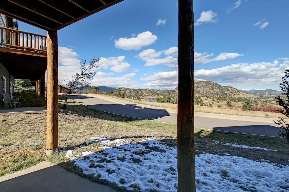 Nisa Mountain 36 2 Bedroom Condo by RedAwning