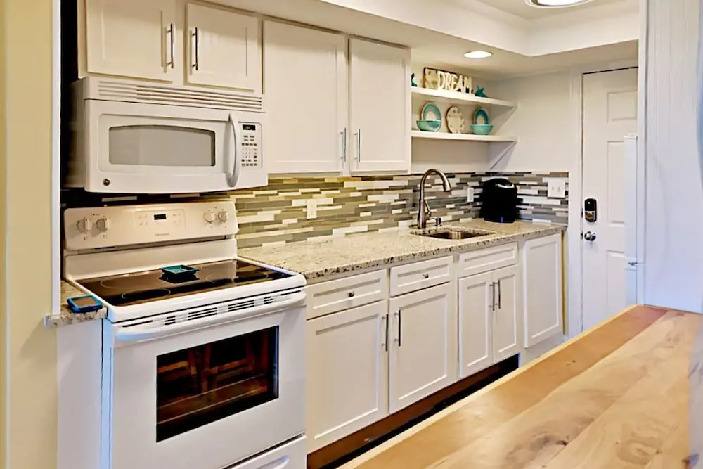 122 Sea Breeze - Sutdio Condo