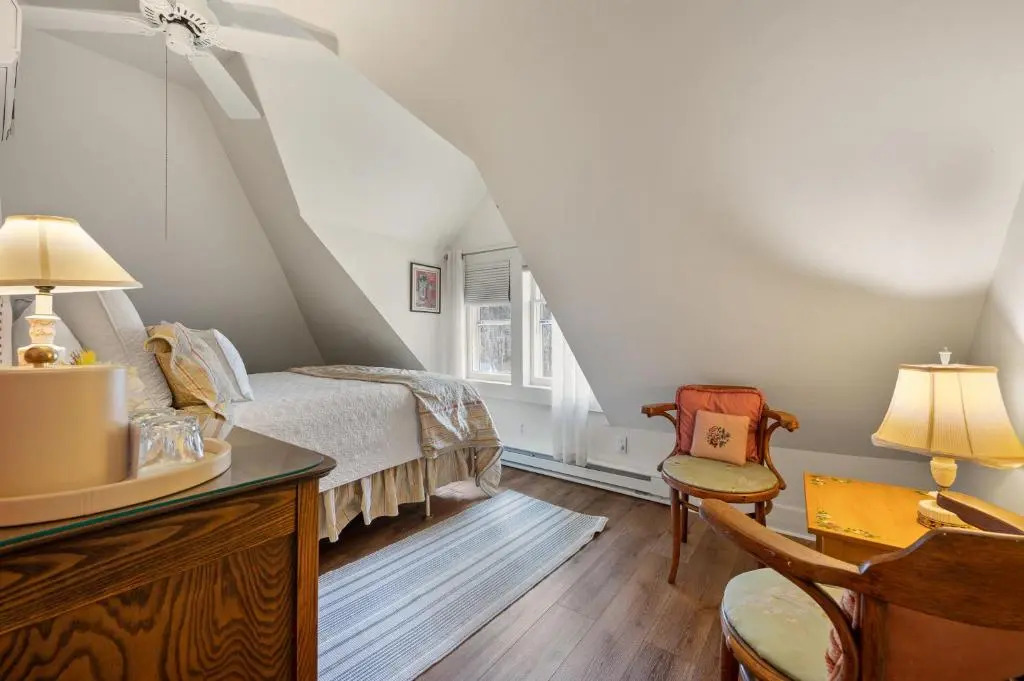 Brook Farm Inn