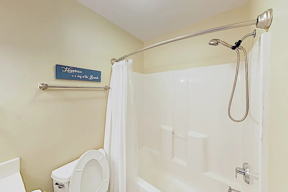 New Listing! Beachside W/ Bay Views & Pool 2 Bedroom Condo