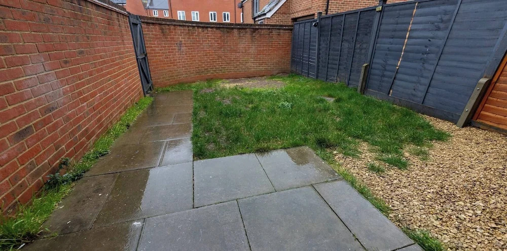 Charming 5-bedroom Townhouse in Central Gloucester