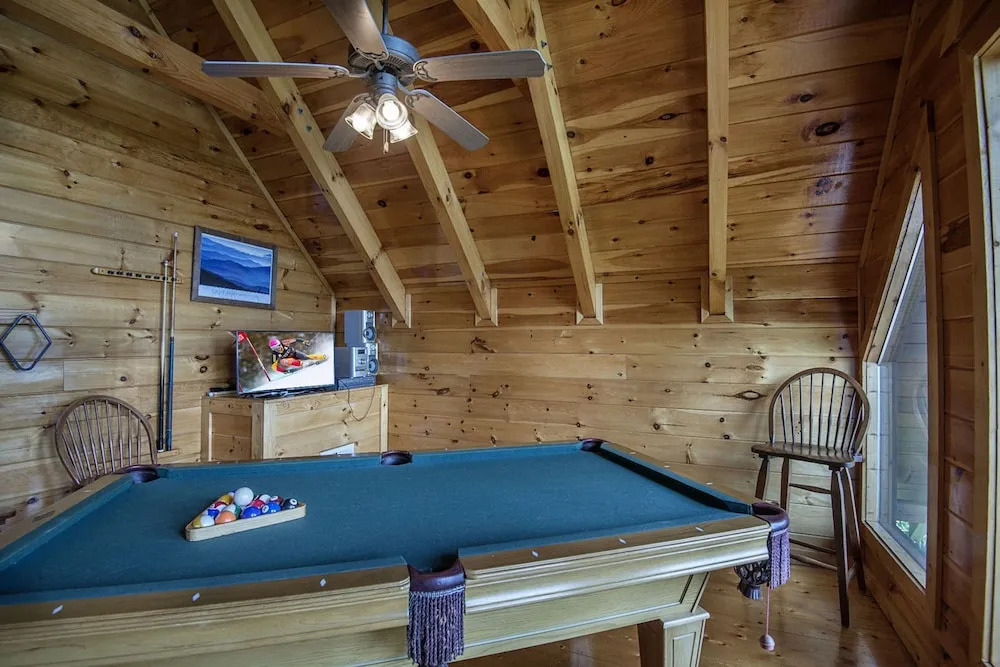 Majestic Mountain View - Great Location! - Convenient to Everything! cabin