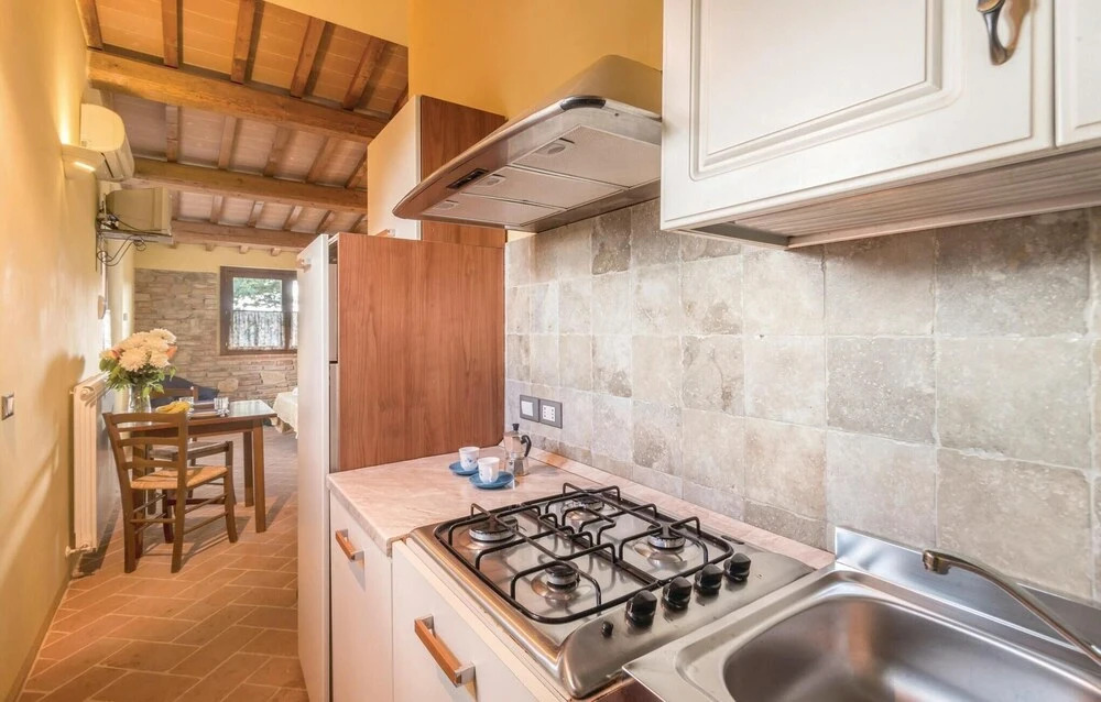 Beautiful Apartment in Castiglione D.lago PG With 2 Bedrooms, Wifi and Outdoor Swimming Pool