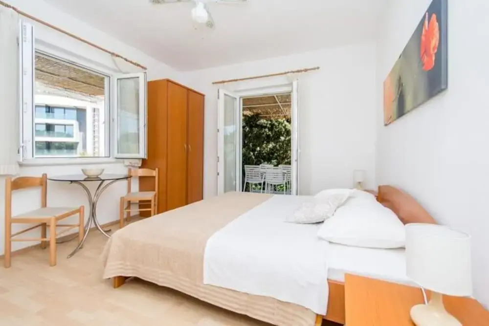 Apartments and Rooms Jokovic-double Room With Terrace and Partial Sea View