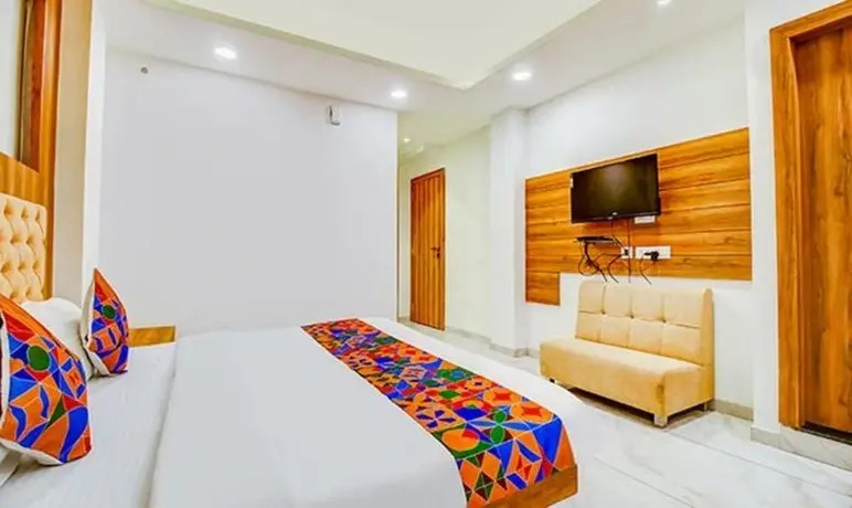 Hotel Purple Orchid