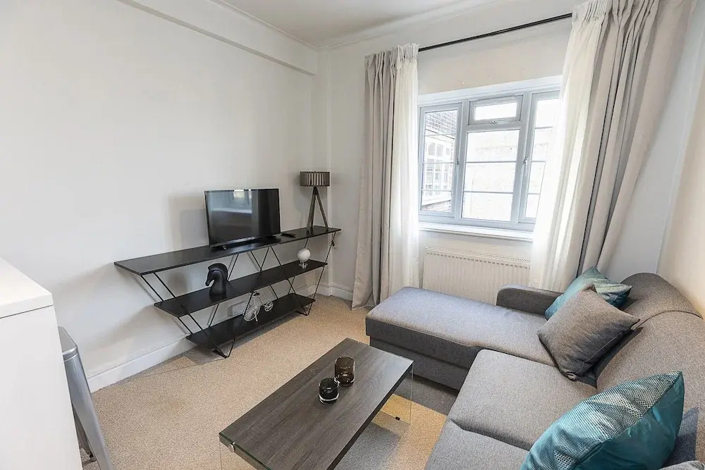 Imperial Suite in Swiss Cottage