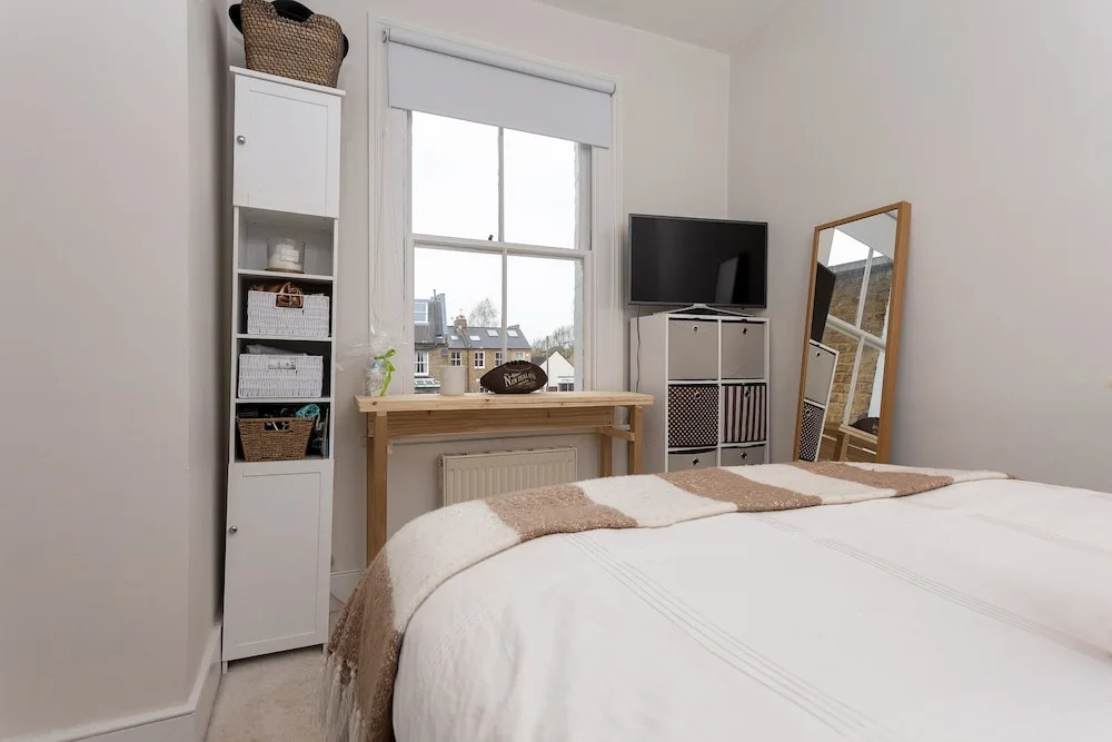 1 Bedroom Apartment in Putney Sleeps 2