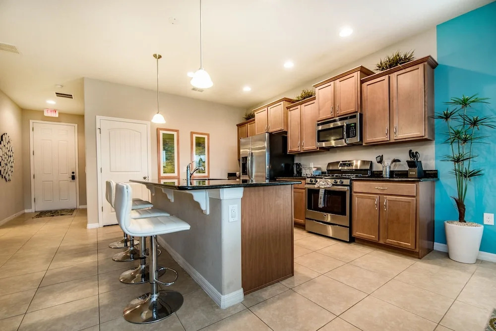 Pool Home, 11 mi to Disney! Free Water Park