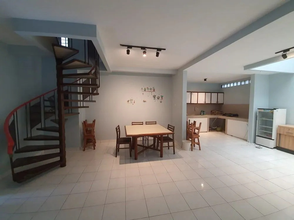 Spot On 2040 House Of Peace Syariah