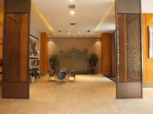 Xiangyang Huayi Hotel