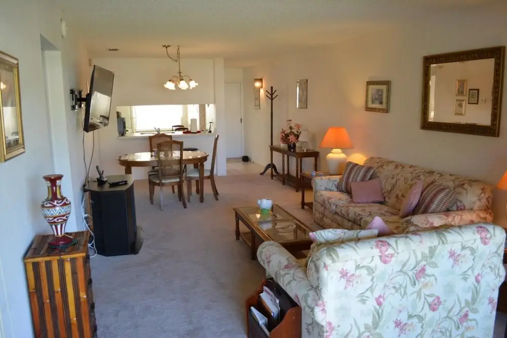 Beautiful 2 Bedroom 2 Bath Condominium