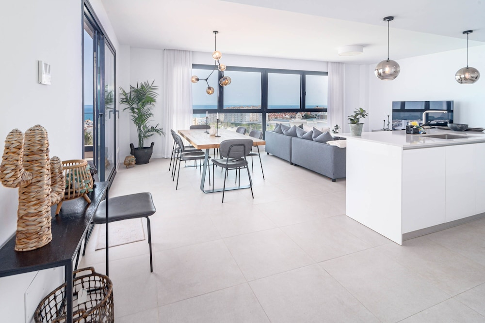 Lme10.3a - Bright Modern Flat With Amazing Terrace
