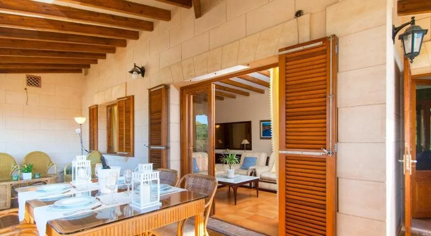 Villa Teix de Bonaire para 10, jardines y vista mar