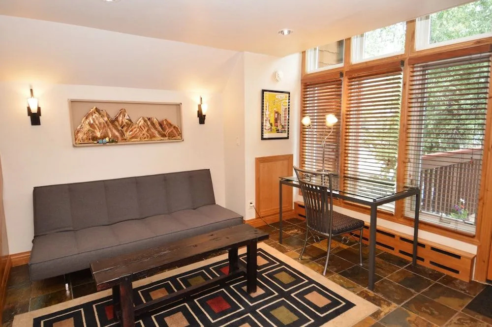 Old Hundred by Frias Properties