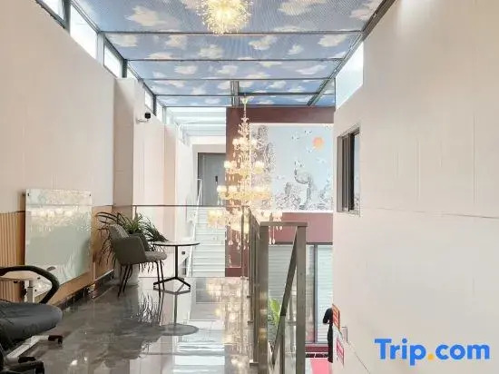 Meiyi Apartment（(Caohejing Xingzhong Road Subway Station)）