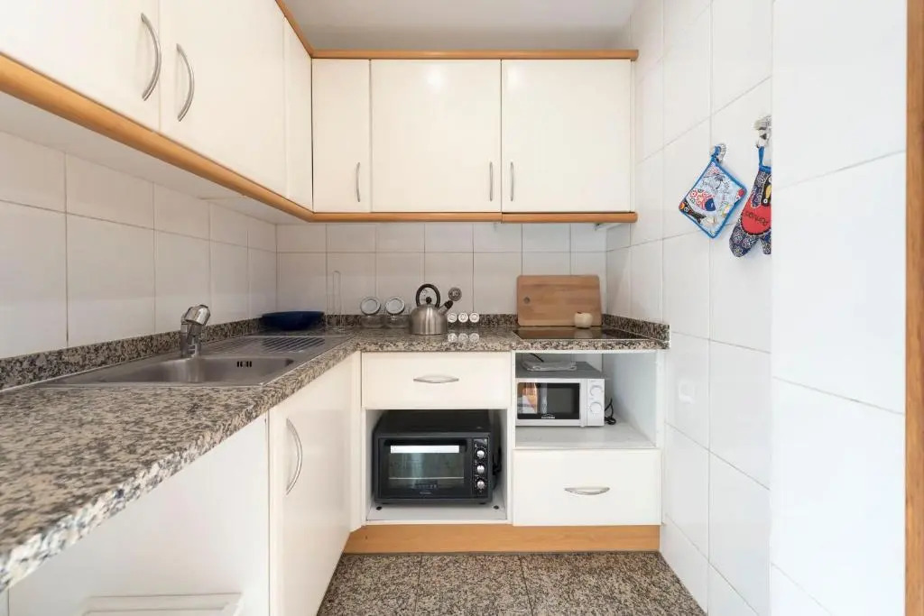 LovelyStay - 1BR Flat with Stunning Views over Porto