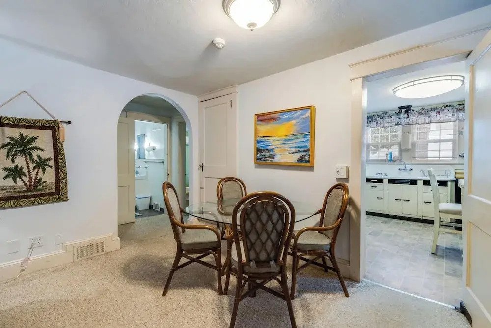 Hickman Street 208a