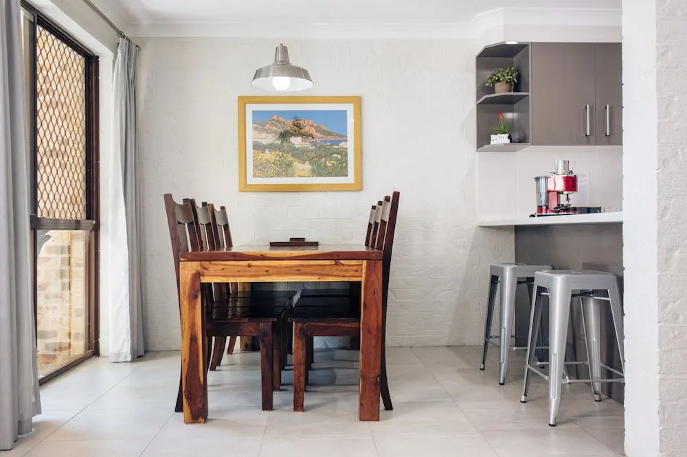 Nicholli, Bay Parklands, Unit 21/2 Gowrie Avenue