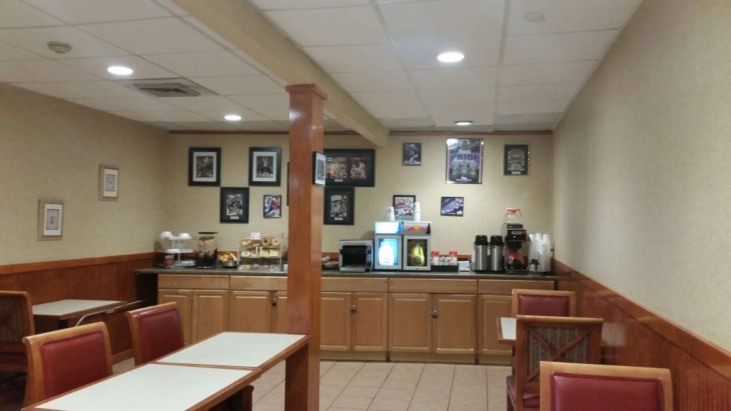 Americas Best Value Inn Foxboro