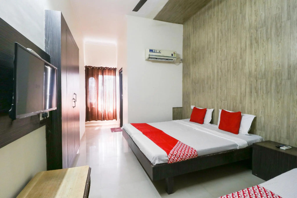 OYO 75865 Hotel Jogi Guest House