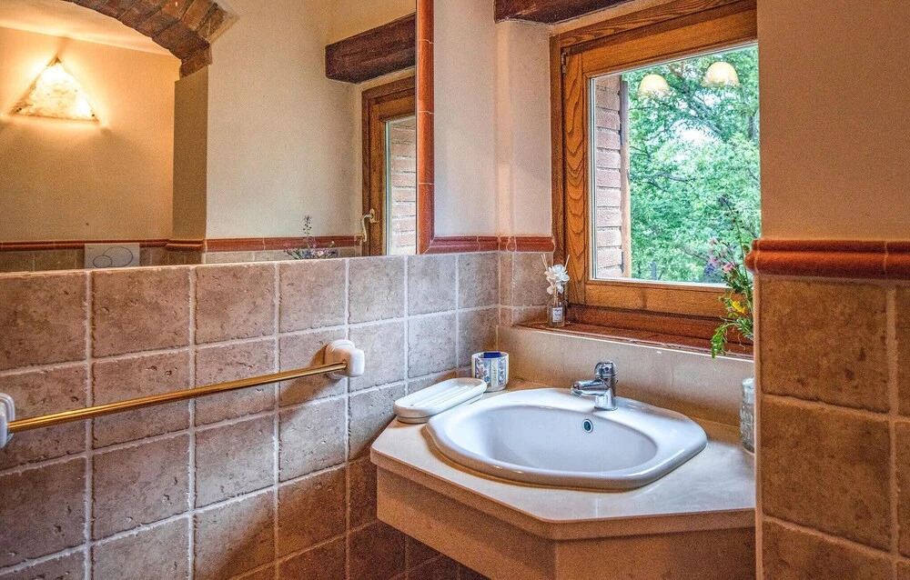 Stunning Home in Massa Marittima With Wifi and 6 Bedrooms