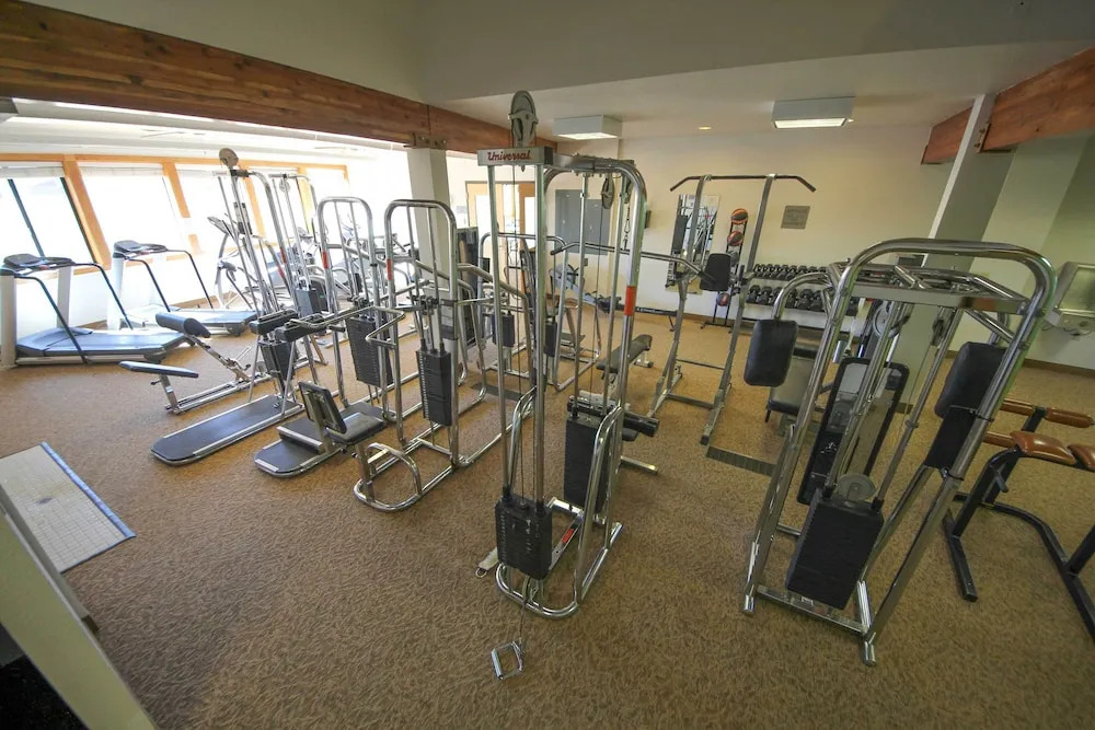 Condo w/ Balcony & Views - Steps to Ski Shuttle!