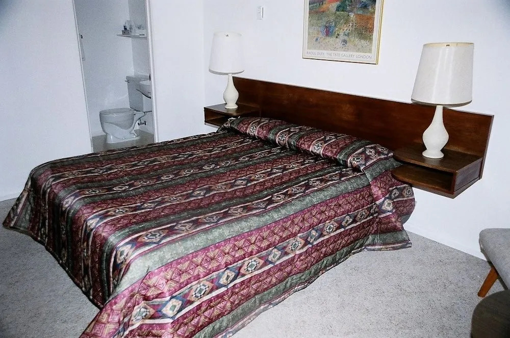 Royal Lodge Motel