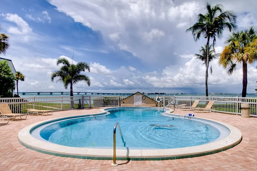Mariner Point 232