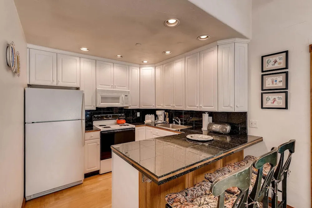 Westwind 406 2BD 2BA Gold Condo