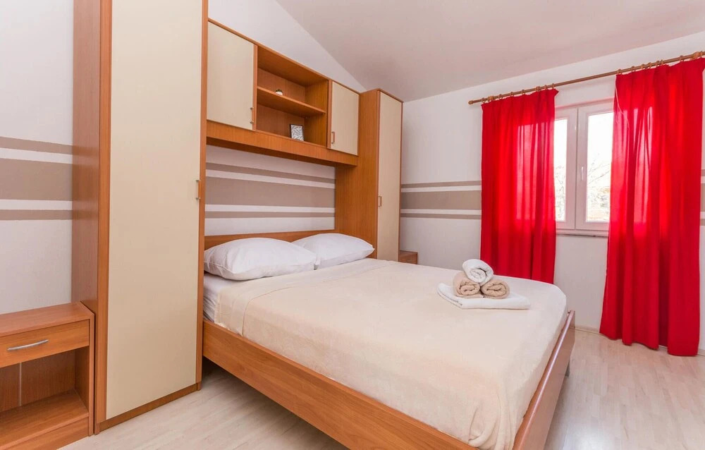 Beautiful Home in Biograd na Moru With Wifi and 4 Bedrooms