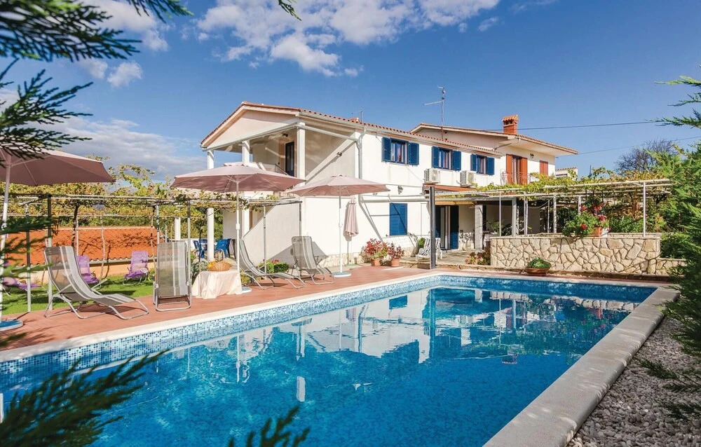 Gorgeous Home In Nedescina