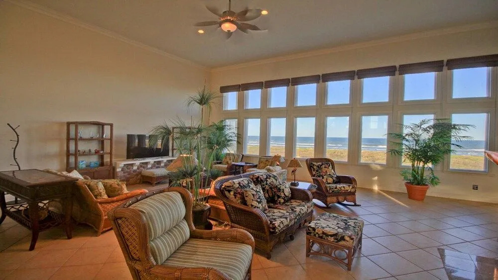 Manu Kai - Beachfront House With Private Pool And Hot Tub 6 Bedroom Home by RedAwning