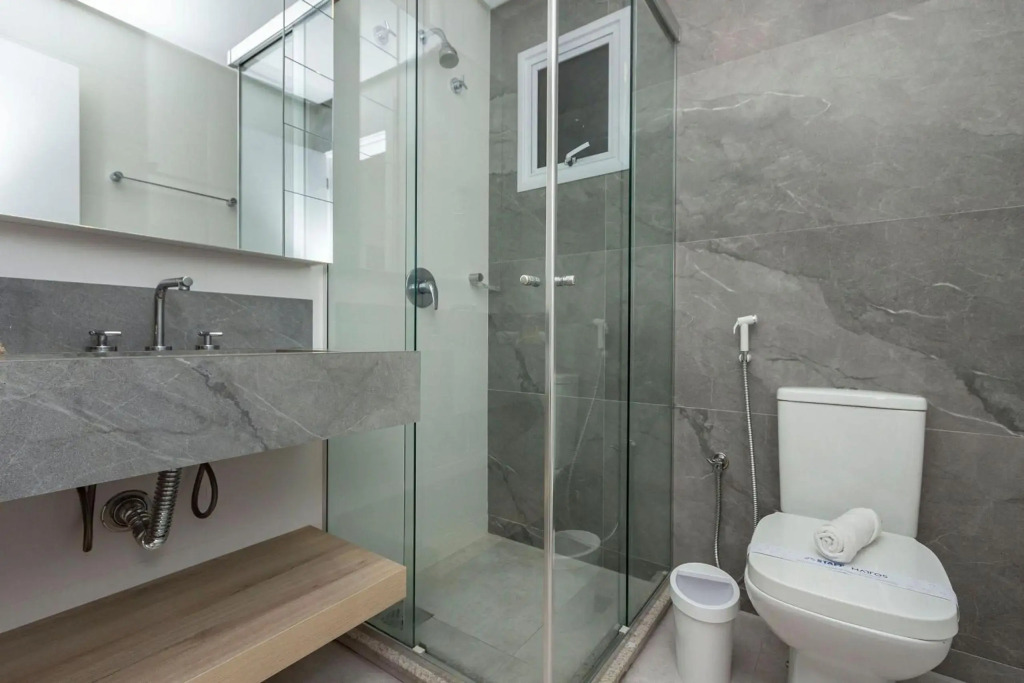 Porto Madero 204 - Apartamento a 250 metros da praia de Bombinhas - Piscina e Academia Rooftop - 6 Hospedes