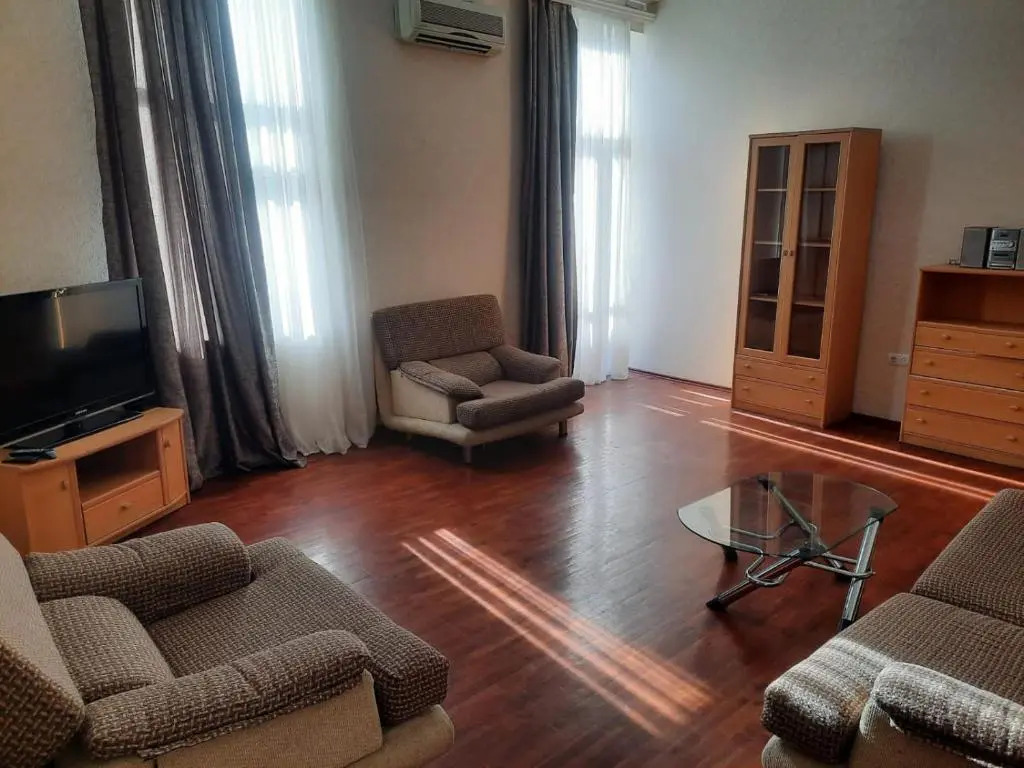 Twu-bedroom apartment on Nizami street