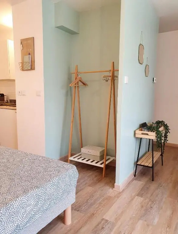 Studio fonctionnel au calme avec garage individuel et balcon