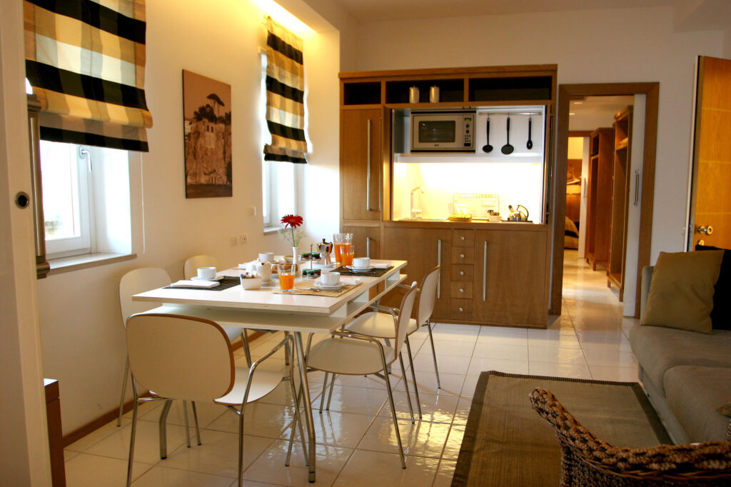 Rota Suites