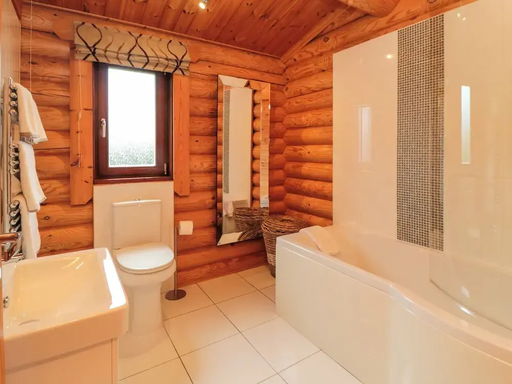 Endeavour Lodge 4