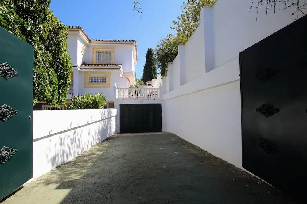 Tess Villa Becerra in Alhaurin de la Torre