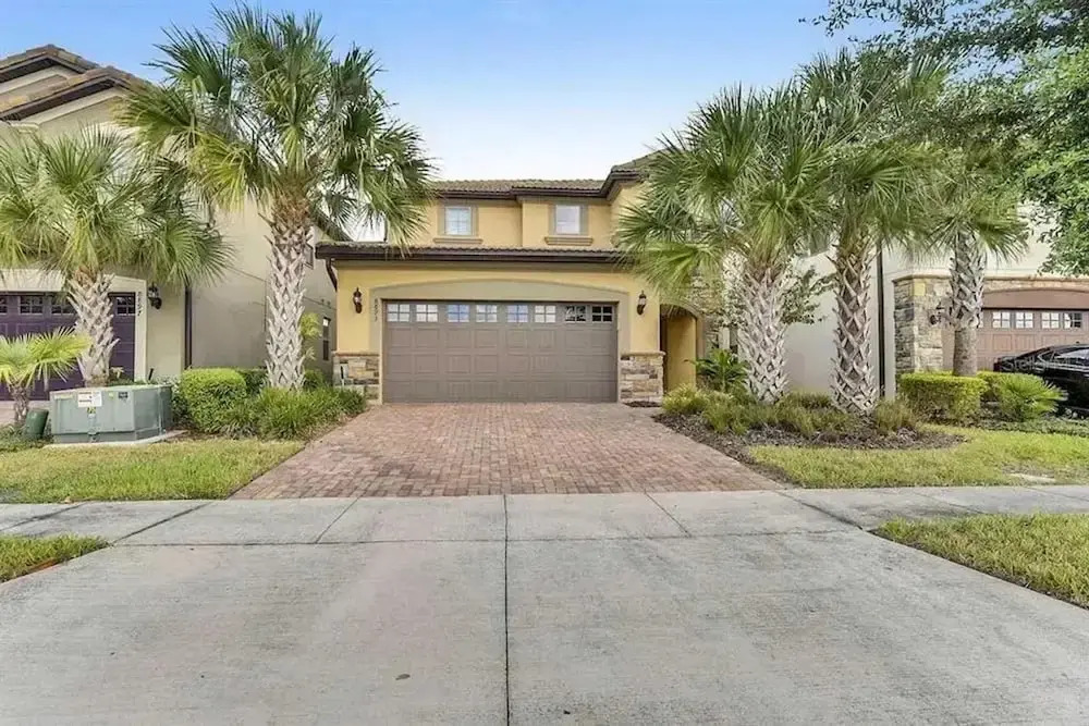 Gorgeous 5Bd w Private Pool Windsor Westside 8893