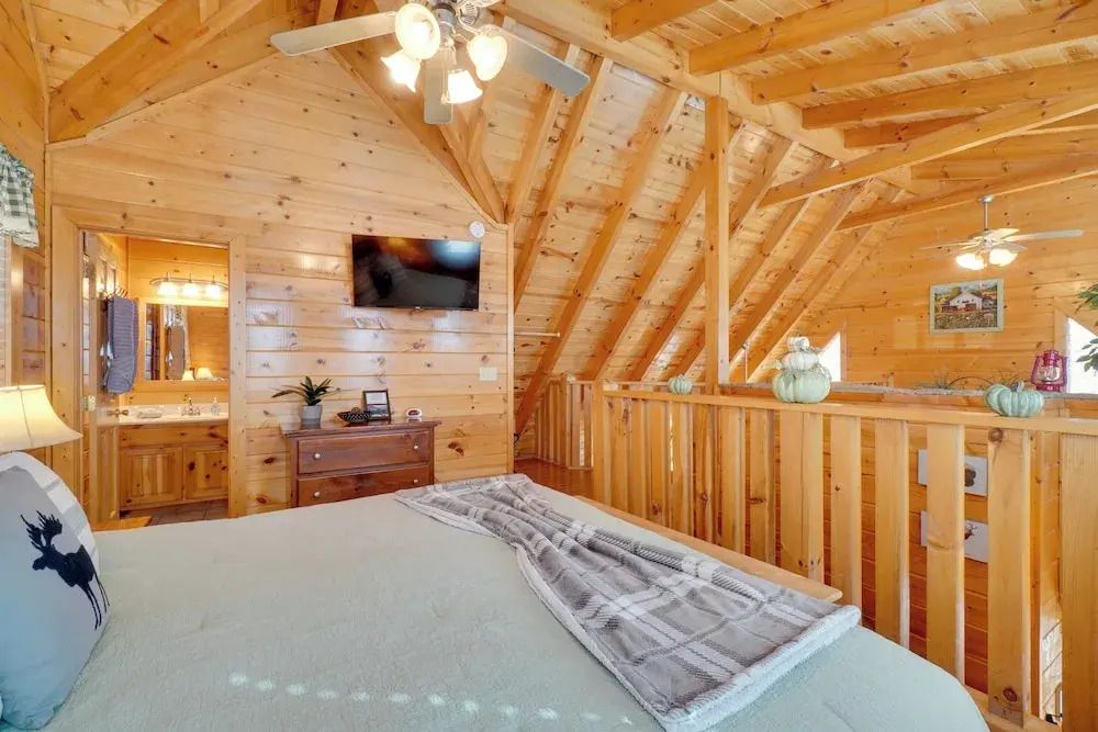Romantic Cabin w/ Hot Tub in Pigeon Forge!