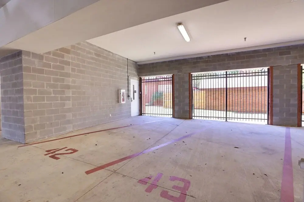 Tuscaloosa Condo: Steps to Bryant-denny Stadium!