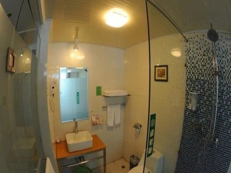 Warmth Hotel